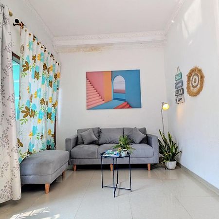 Homey Guesthouse Kertajaya Surabaya Eksteriør billede