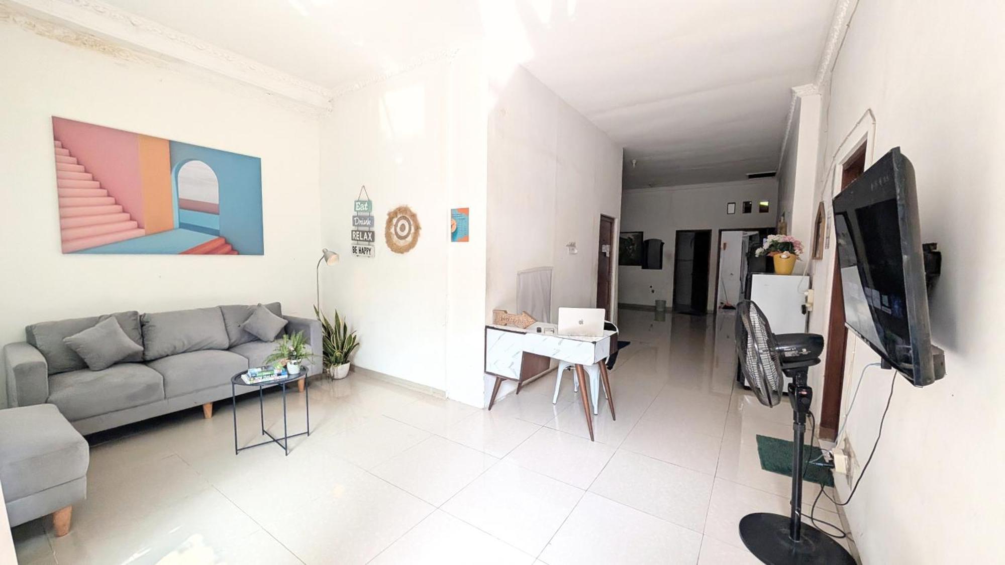Homey Guesthouse Kertajaya Surabaya Eksteriør billede