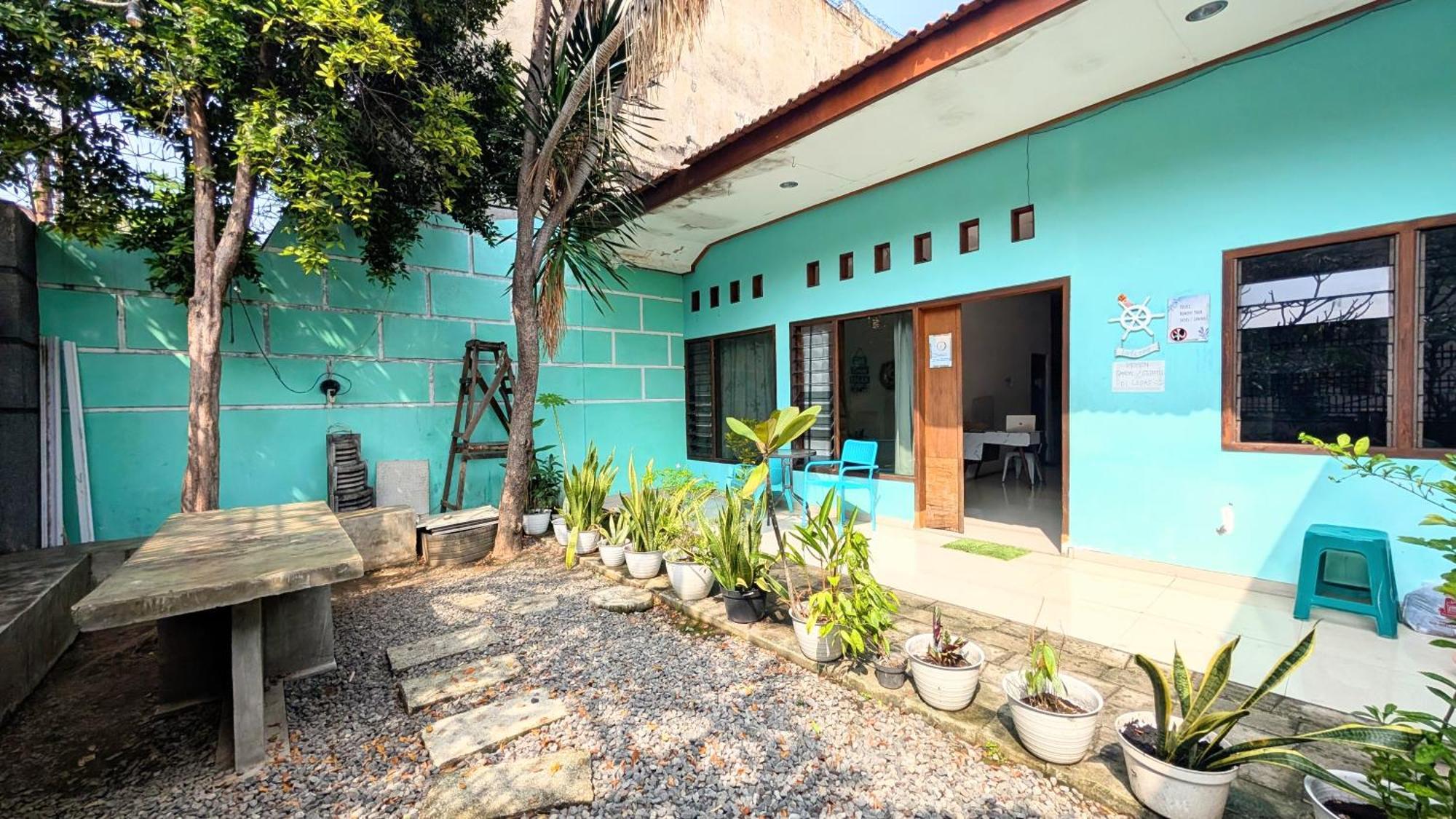 Homey Guesthouse Kertajaya Surabaya Eksteriør billede